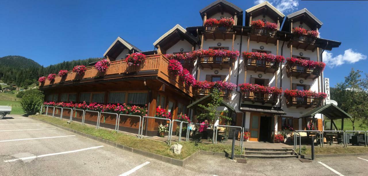 Kapriol Otel Castello Tesino Dış mekan fotoğraf